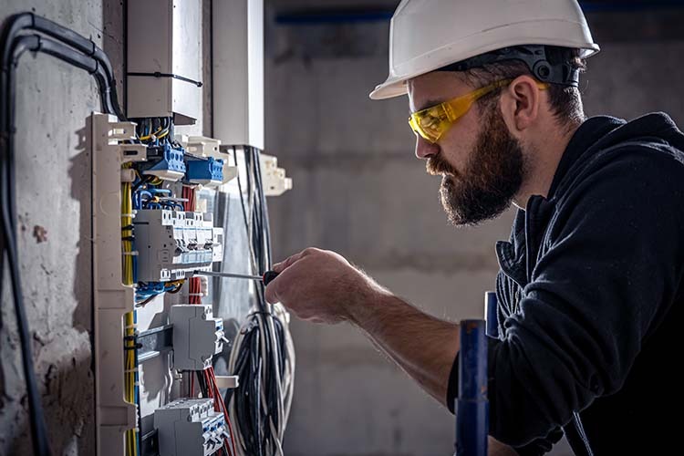 vacature elektromonteur bij elektro-four vacature elektromonteur bij elektro-four